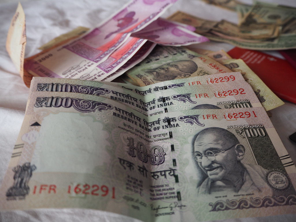 डेढ़ रुपए में छपता है 100 रुपए का नोट